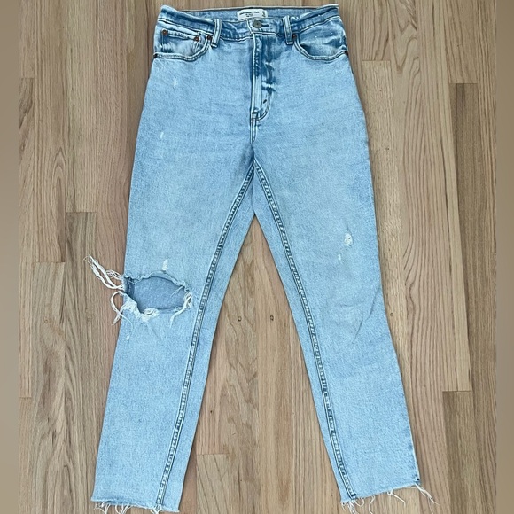 Women’s Abercrombie & Fitch - The Skinny High Rise Jeans - Size 4 - Picture 2 of 4